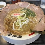 ラーメン屋 壱番亭 - 濃厚醤油チャーシューメン1000円