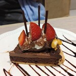 ラ・メゾン アンソレイユターブル - いちごと生チョコレートのタルト（960円）