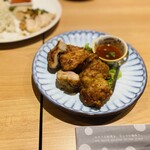 フードふうど - 名物の唐揚げ(インドネシア)