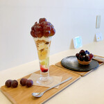 グレープショップ ココロ - ブドウパフェとタルト