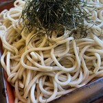 比叡山麓 鶴喜そば - ざる蕎麦、細かい海苔が印象的