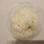 レミニセンス - メロンの甘い味わいなアイスクリームと
      爽やかなメロンの味わいなシャーベット
      
      甘いかと思ったらミントの味わいで
      強い爽やかさを纏ったボール状のメロン
      
      下にはミントの破片など苦みもあって複雑な味わい