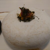 レミニセンス - 苔の香りとカリッと食感、味わいが
                      心地良いチップの上には
                      旨味シッカリなウニが乗っててこれは旨いぞ❕