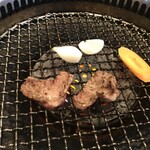 焼肉 雷 - 早速網の編みへ