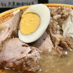 えどもんど - 『ラーメン＜半分＞豚2枚・半玉子』(ニンニク・アブラ)