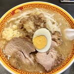 えどもんど - 『ラーメン＜半分＞豚2枚・半玉子』(ニンニク・アブラ)