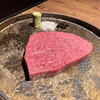 和牛とタン 焼肉 とみ 新橋本店 - 