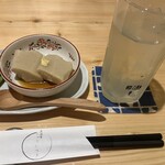 高崎個室居酒屋 居酒肴 Jūnitsuki - お通しは胡麻豆腐、枝豆