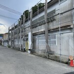 QQQ×UTA - 