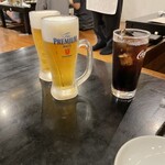 炭火焼肉 ぐら 塩釜本店 - 大人の麦ジュースとコーラ