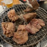 炭火焼肉 ぐら - たんとカルビさん♪