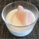 洋食喫茶かんぱーにゃ - 桃と豆乳のブランマンジェ