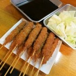 やだや - 串カツは細目で豚君のヒレ肉使いで柔らかいです