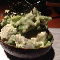 石塀小路豆ちゃ 京都 - アボカドとカツオのコラボ