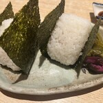お魚処 うおとも - おにぎり2個付き、鮭と明太子495円