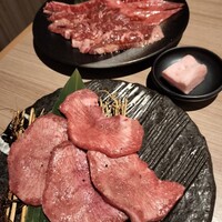 近江うし 焼肉 にくTATSU 青山本店 - 