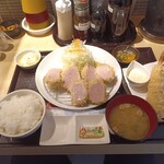 214236561 - ヒレカツランチ(中・三枚)、大海老フライ(一本)