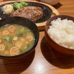 びっくりドンキー - セットの汁椀はコーンスープか味噌汁が選べたんで味噌汁にしてみました。