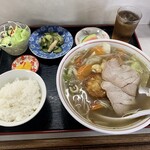 八仙閣 - 料理写真:サービス定食 ※日替わり
“チャーシュウ入り野菜ラーメン定食”