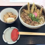 くまもと中央カントリークラブ - 肉ゴボウ天うどんと鶏めし