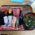 Sendo Ichiban - お寿司
                        あおさ汁（180円）