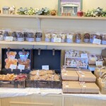 パティスリー ル・ココン - 焼き菓子も充実