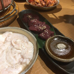 大衆焼肉ホルモン酒場 とりとん - 