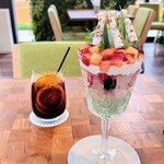 Evergreen cafe restaurant EBISU - ■プラムと桃とハーブのパフェ(R5.7/30～8/23)
                        ■オレンジビターコーヒー