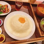 TSUKUMO食堂 - 純白ドームのチーズキーマカレー