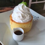 Hawaiian Cafe 魔法のパンケーキ - 料理写真:魔法のパンケーキ　とにかく分厚い