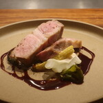 IZA - ブルゴーニュ産銘柄豚の肩ロースソテー 夏野菜添えアップ