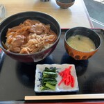 レストラン チャプリン - 牛丼。950円