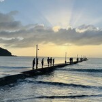 道の駅とみうら 枇杷倶楽部 - 夕日が有名になった原岡桟橋。スマホのカメラでも肉眼より綺麗に撮れる映え映えスポットです！