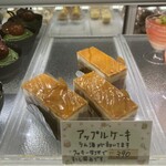 Ruburan Neju - ラム酒が効いた大人向けのりんごケーキ。異国の田舎風仕立てで、良コスパながらずっしりとしたスポンジで事のほか食べ応えがある。個人的にはホットコーヒーを好むが、むしろ紅茶やワインとの相性が良さそう。