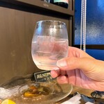 めぐみの里 - お冷ではなく、なんかのロック