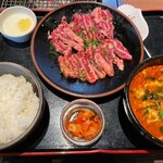 Sumibi Yakiniku Shichiri Mbou - 