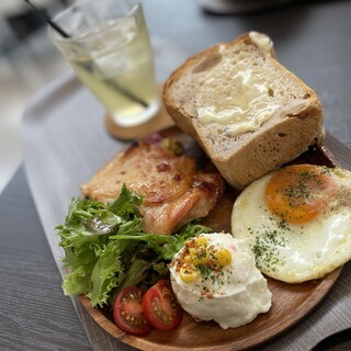 アイズカフェ_0