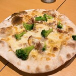 Pizzeria D'oro ROMA - ブロッコリーとサルシッチャ　1518円