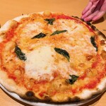 Pizzeria D'oro ROMA - マルゲリータ　1298円