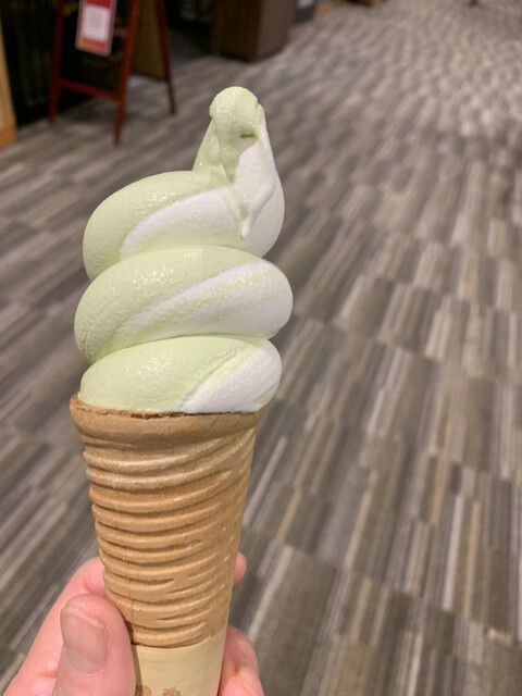 秋田温泉プラザ カフェレストラン - 泉外旭川（食堂）の写真