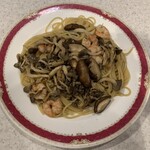 ハシヤ - エビとキノコのスパゲッティ