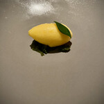 ペルー料理 bepocah - 蜜柑のソルベ　日本の蜜柑とペルーのイエルバブエナの融合