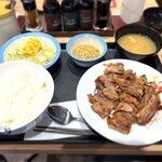 松屋 - 料理写真:カルビ焼肉W定食ライス特盛+焼肉小鉢ネギダレ