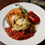 Oven-baked chicken thigh and mozzarella cheese “Pizzaiola”