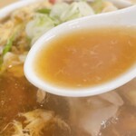 東家 - 温かい蕎麦のスープ