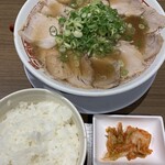 二両半 - チャーシューメン定食(醤油)(\980)