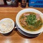 京都ラーメン 森井 - 熟成醤油豚骨ラーメン¥850/中ライス¥150