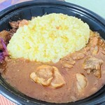 Sebun Irebun - 魯珈監修 ろかプレート
                      ルーロー飯とスパイスカレーが両方楽しめる
                      日本人好みの美味しいカレーでした♪