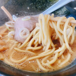 クリーミーTonkotsuラーメン 麺家 神明 - 