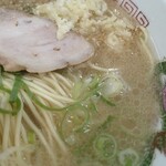 江ちゃんラーメン - ニンニク…先客さん…へずり残し多い(^_^;)